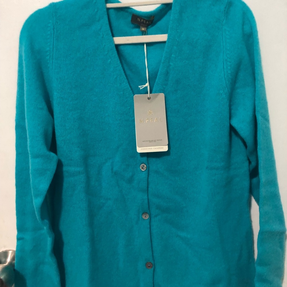 N. Peal London cashmere cardigan. 💯 % cashmere